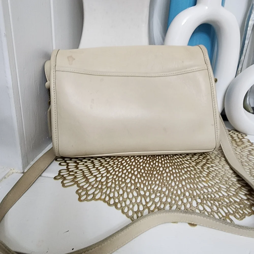 Vintage Coach Ridgefield Flap - Picture 6 of 15